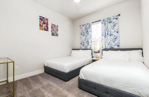 King William Apartment | River Walk Luxury: 2BR Apt | River&Pool Views+Gym
