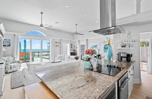 Melbourne Beach Cottage | Seagrape Beachfront Cottage - Direct Oceanfront
