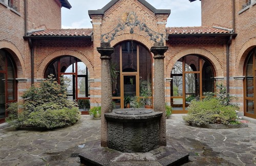 Ghirla Apartment | The window to the sky