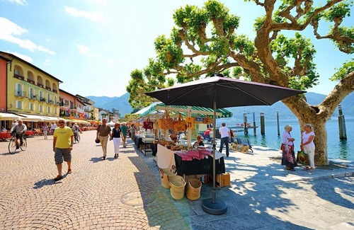 Ghirla Apartment | The window to the sky