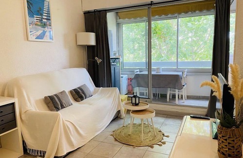 La Grande-Motte Apartment | Coquet 4 Couchages Cœur de Ville, Famille, Piscine Privée, Port, Plage à 500m