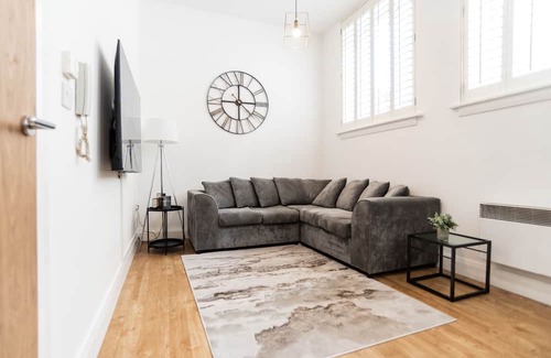 St George's Quarter Apartment | Affluxi - Westminster Chambers Delux - Sleeps 4