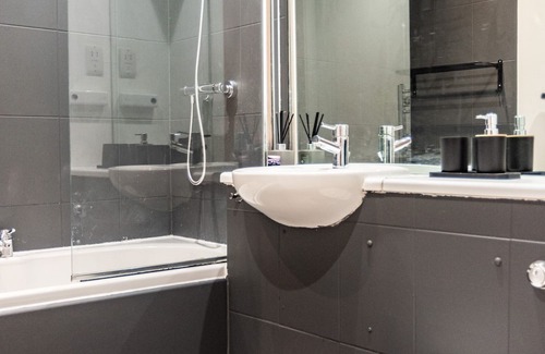 St George's Quarter Apartment | Affluxi - Westminster Chambers Delux - Sleeps 4