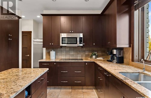 Emerald Park House | Luxury Gated Estate Home