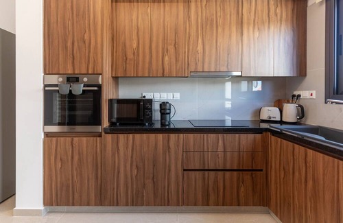 Kato Polemidia Apartment | Kyvelis I - Three Bedroom Apartment, Sleeps 4
