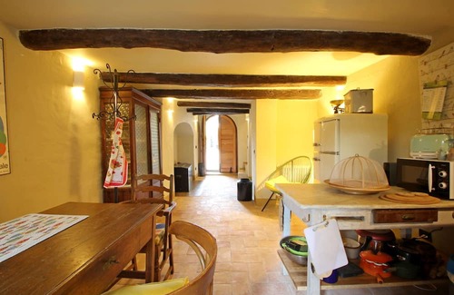 Fosdinovo Villa | Stunning villa for 3 guests with WIFI and TV, close to La Spezia