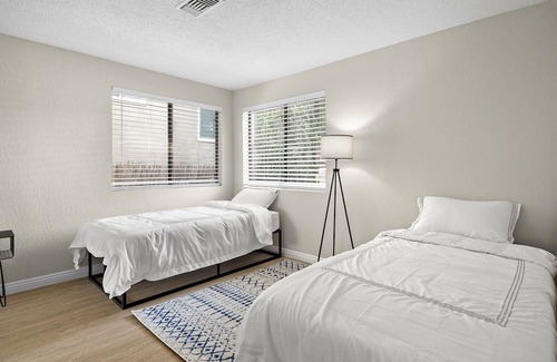 Moorpark House | WELCOME to this beautiful calming getaway! Feel at ease once you step inside.
