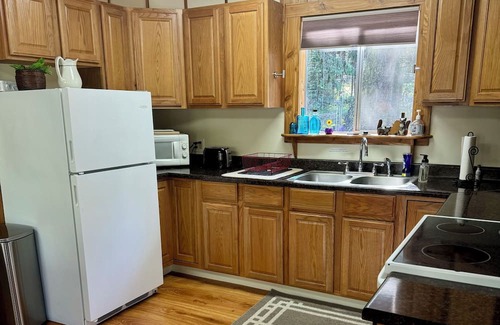 Cascade Cabin | Cozy Cabin near Lake Cascade!