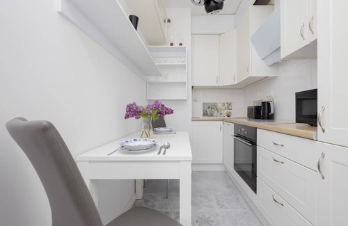 Bielany Apartment | Charming Studio for 2 Persons by Renters