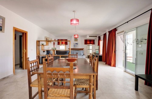La Gaspara House | Holiday Home 'Chalet Calancha' with Mountain View, Wi-Fi and Air Conditioning