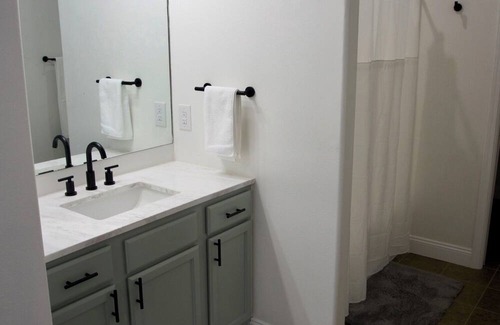 Freeport House | Bay Breeze House-Close to the Bay and a short drive to Beautiful 30A Beaches