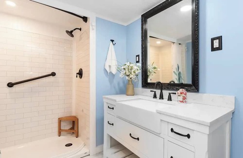 Decatur House | Big Run Hideaway with Hot Tub