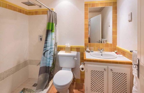 Folkestone Villa | Lovely 1 Br Apartment! Fully Furnished