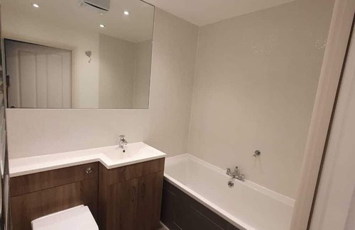 Broxbourne Apartment | 2 bed apartment in Turnford, Broxbourne. Very clean and well looked after.