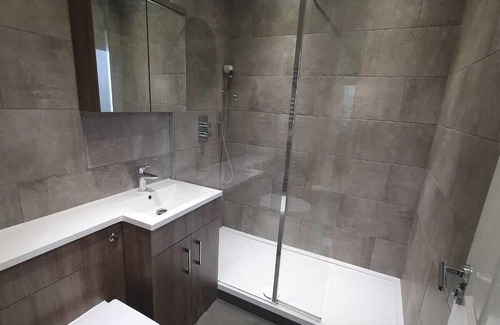 Broxbourne Apartment | 2 bed apartment in Turnford, Broxbourne. Very clean and well looked after.