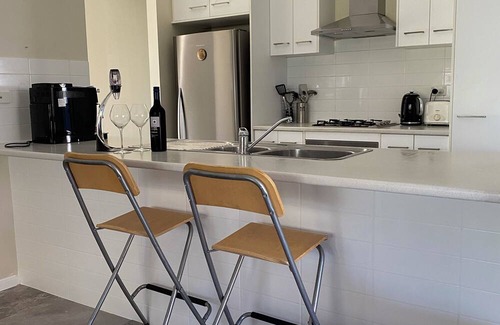 Port Noarlunga South House | Wine coast spacious 3-bedroom house