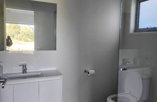 Warrnambool Apartment | COSY ROOM WITH STORE