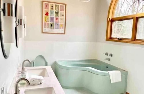 Maplecrest House | The Evergreen: A Cozy & Modern Catskills Escape