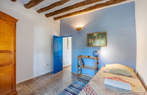 Orgiva House | Chalet 'Casita De La Huerta' with Mountain View, Shared Pool and Wi-Fi