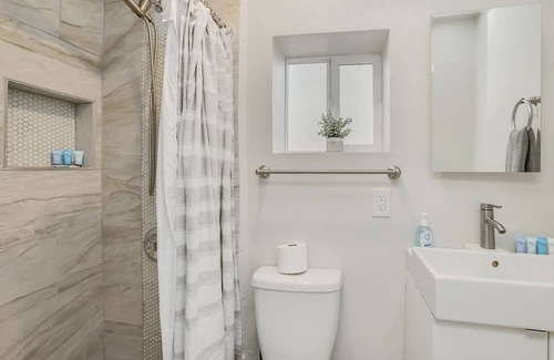 Coronado House | 2BR Desert Retreat Central Phoenix Monthly Rental