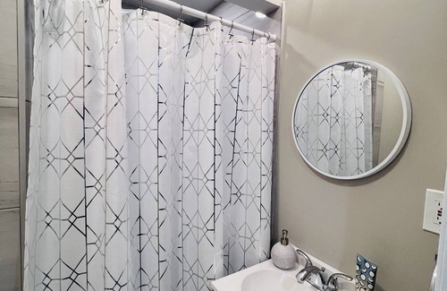 Brooklyn Park House | Luxury entire place BWI