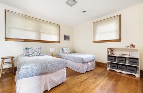 Lynn Garden House | 3BR Boone Lakefront home
