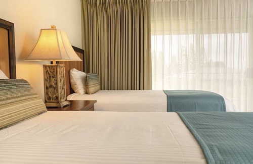 Berkeley Resort | Luxury 2 Bedroom & 2 Bathroom Unit with Full Amenities