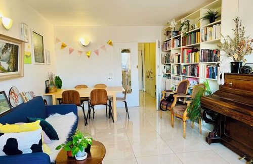 Colombes Apartment | Une chambre chez Lea
