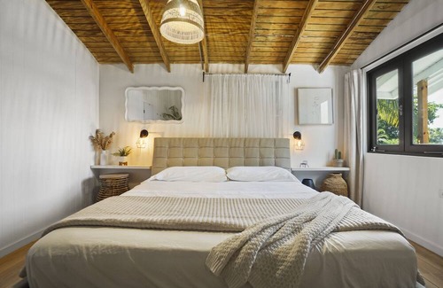 Joyuda Bed & Breakfast | Beach - Culinary Route - Garden & BBQ - Your rustic refuge by the sea atJoyuda.