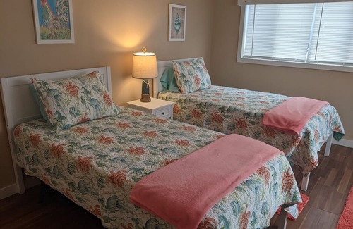 Governor's Harbour Cottage | Centrally located, budget friendly cottage across of GHB airport.