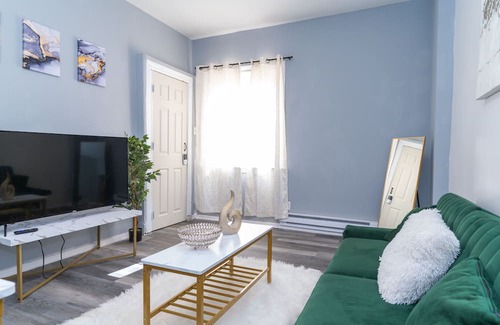 East Mount Airy Apartment | Newly renovated 2 bedroom apartment
