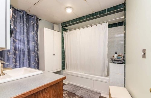 Red Deer House | Beautiful Spacious House for Rent