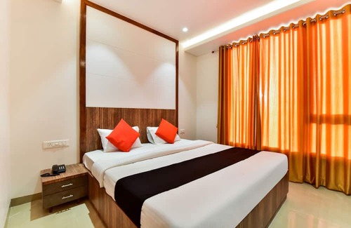 Uchiyarda Hotel | OYO Capital O Maurya Inn