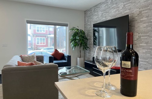 Airdrie House | Luxury Home for Long Stays