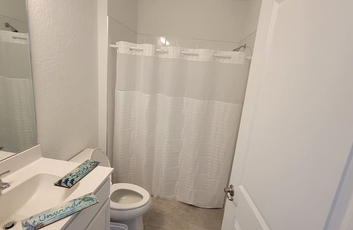 Port Saint Lucie Apartment | Comfy apartment with individual entrance. Perfect to rest.