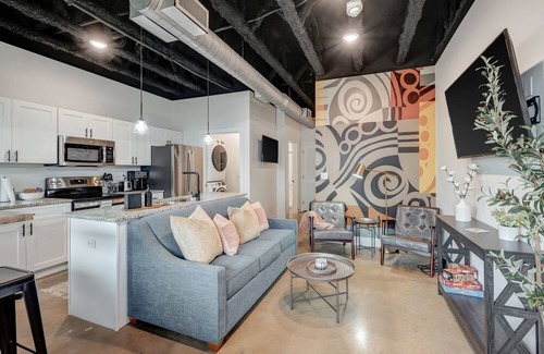 Nashville Apartment | New* Studio w/ 2 beds 7 mins to DT!