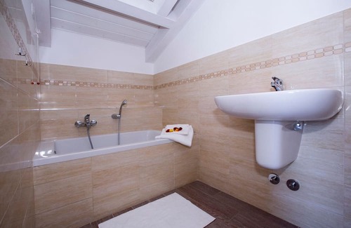 Naggio Apartment | Vacation apartment/apartment for 4 guests with 90m² in Plesio (120121)