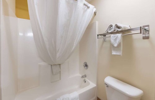 Hebron House | Pet-Friendly Stay with Easy I-70 Access, Free Parking, Complimentary Breakfast