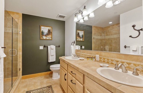 Coeur d'Alene Villa | Northwest Riverstone Retreat - Private Condo