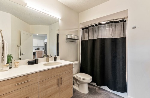 Lower Avenues Apartment | Views/TOP Floor/1BED Apartment/GYM/GARAGE Parking