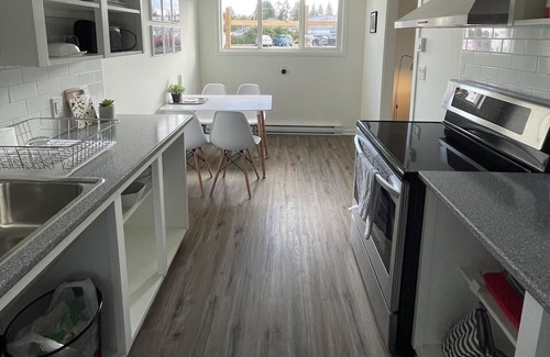 Regional District of Nanaimo Apartment | Cozy 1 Bedroom Suite - 5 minutes from the beach!