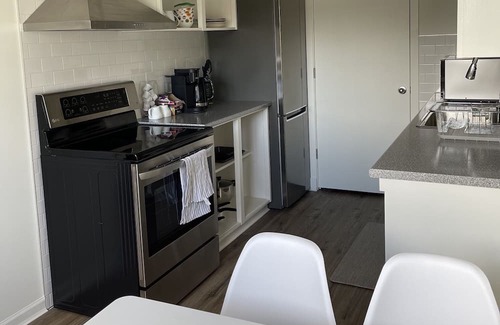 Regional District of Nanaimo Apartment | Cozy 1 Bedroom Suite - 5 minutes from the beach!