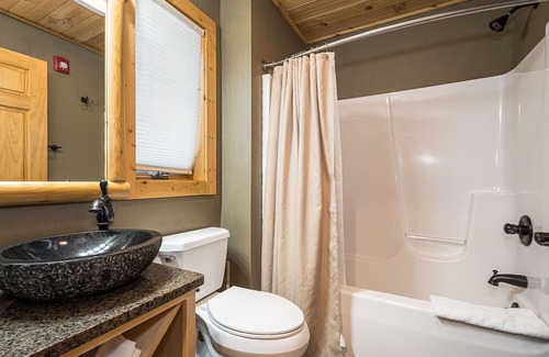 McHenry Cabin | Mountainside Loft Cabin 46L-Dog Friendly