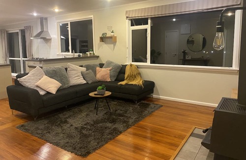 Oamaru House | The Sea View BnB