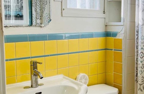 Central Elgin Cottage | Tranquil Coastal Escape - Minutes to the Beach!