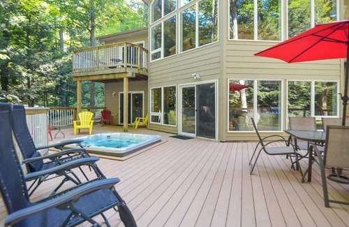 Arden Cottage | Cardinal Grant with Hot tub booking the Summer of 2024.Located in Arden Ontario