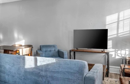 Shaw House | Beautiful, Rehabbed Four-Unit in Shaw Community