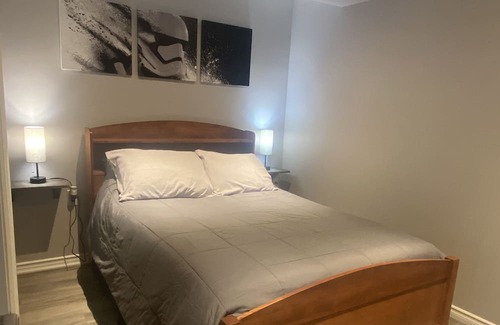 Sundridge House | Downtown Belmont & Main - Lower level