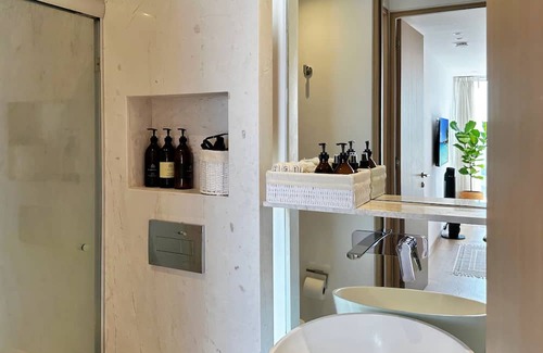 San Miguel Chapultepec Condo | Charming Condesa Gem: Cozy, Views & Luxe Amenities