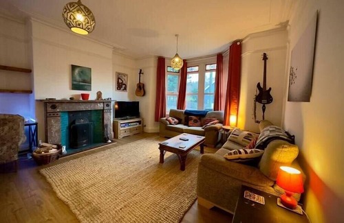 Brislington Cottage | A Victorian Charm with Modern Comforts